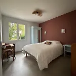 Family House With Garden Σπίτι διακοπών *