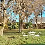 Σπίτι διακοπών Family House With Garden Mesquer