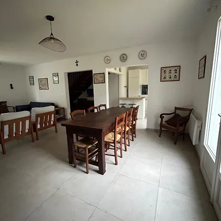 Family House With Garden * Mesquer