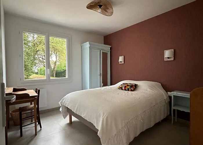 Family House With Garden Сasa de vacaciones *