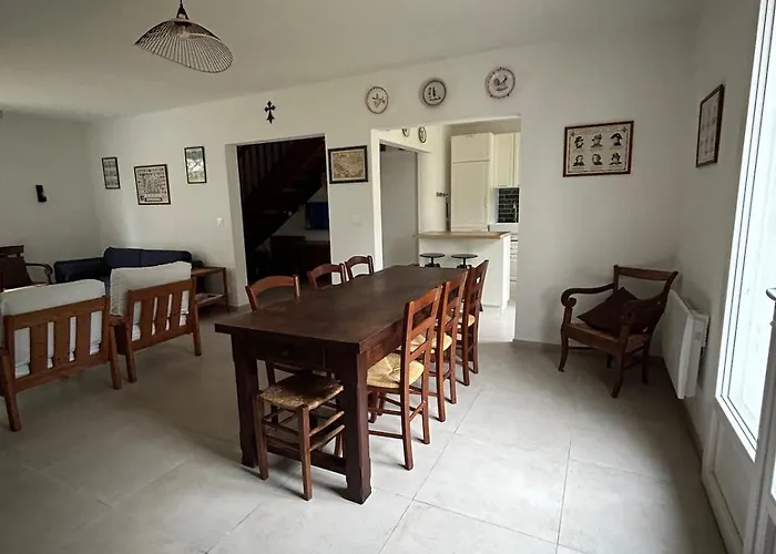 Family House With Garden * Mesquer