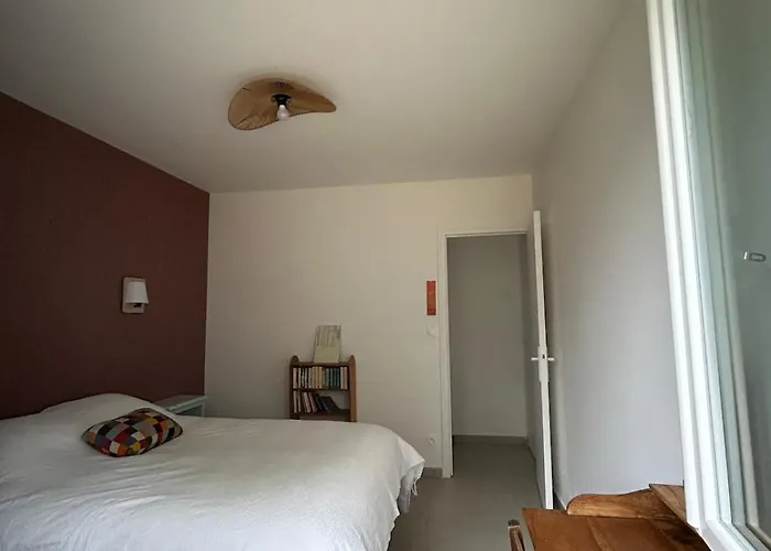 Family House With Garden Сasa de vacaciones *